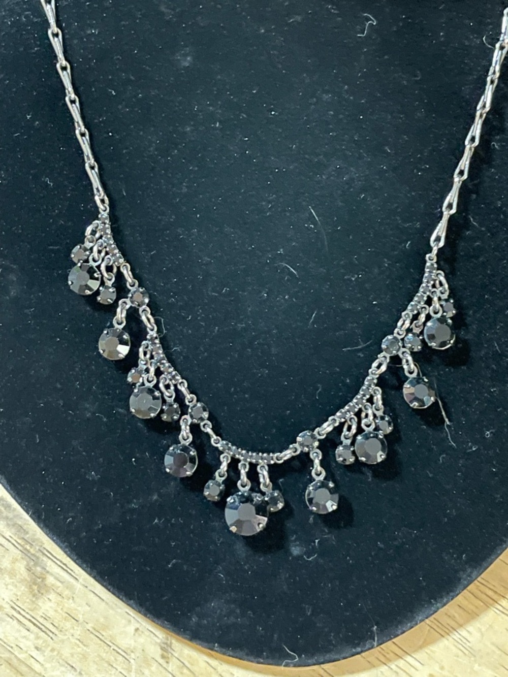 Black crystal silver tone dangle silver necklace earring set rhinestones 17.5 in - Picture 4 of 10